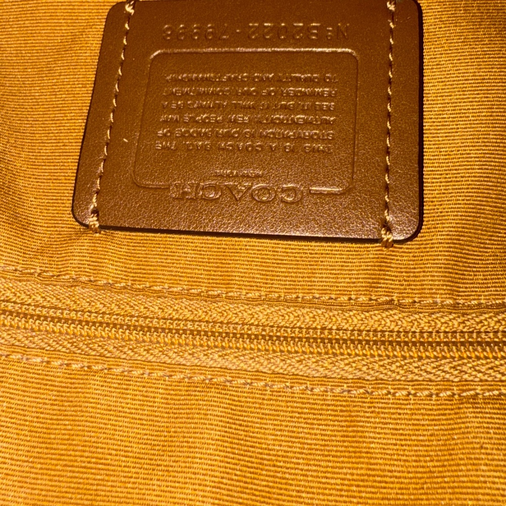 Signature Prairie Satchel & Crossbody. Light Khaki/Chalk - Picture 6 of 6